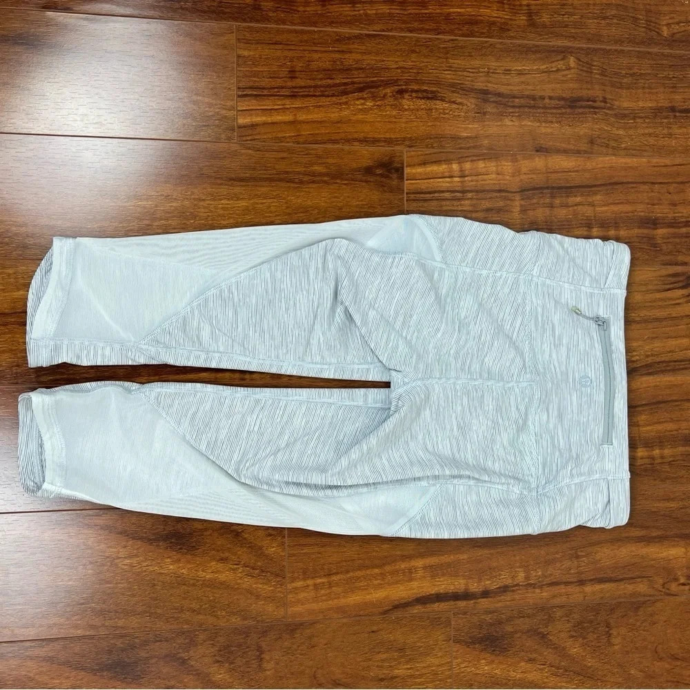 Lululemon run with the sun crops Leggings Mesh Gray Size 4 B15 - Picture 8 of 9